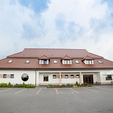 Grodztwo Gosciniec Nad Goplem酒店 外观 照片